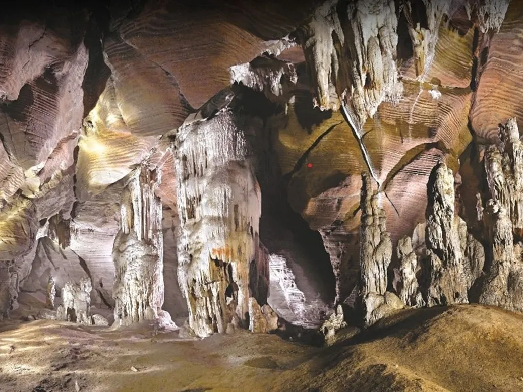 Kutumsar Caves